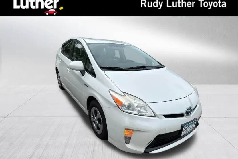 2013 Toyota Prius Two photo 1