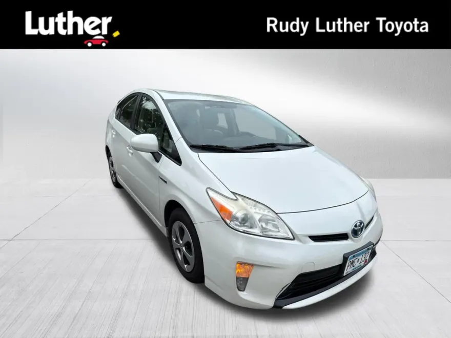 2013 Toyota Prius Two photo 1