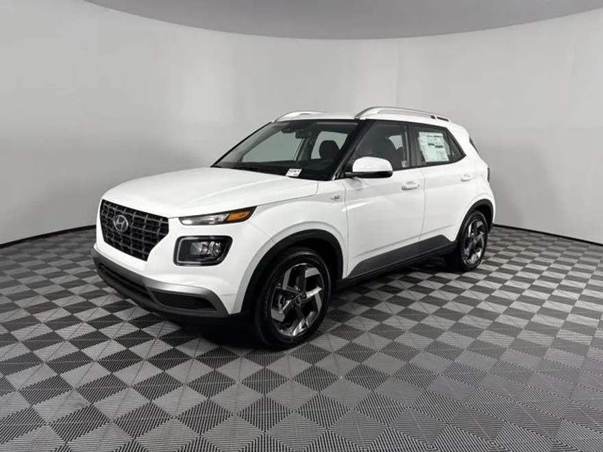 2025 Hyundai Venue SEL photo 1