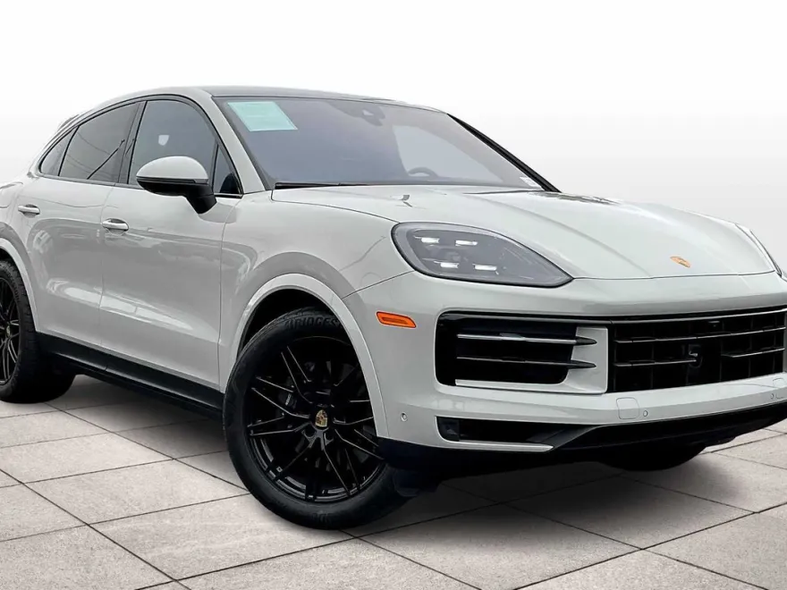 2024 Porsche Cayenne Coupe photo 1