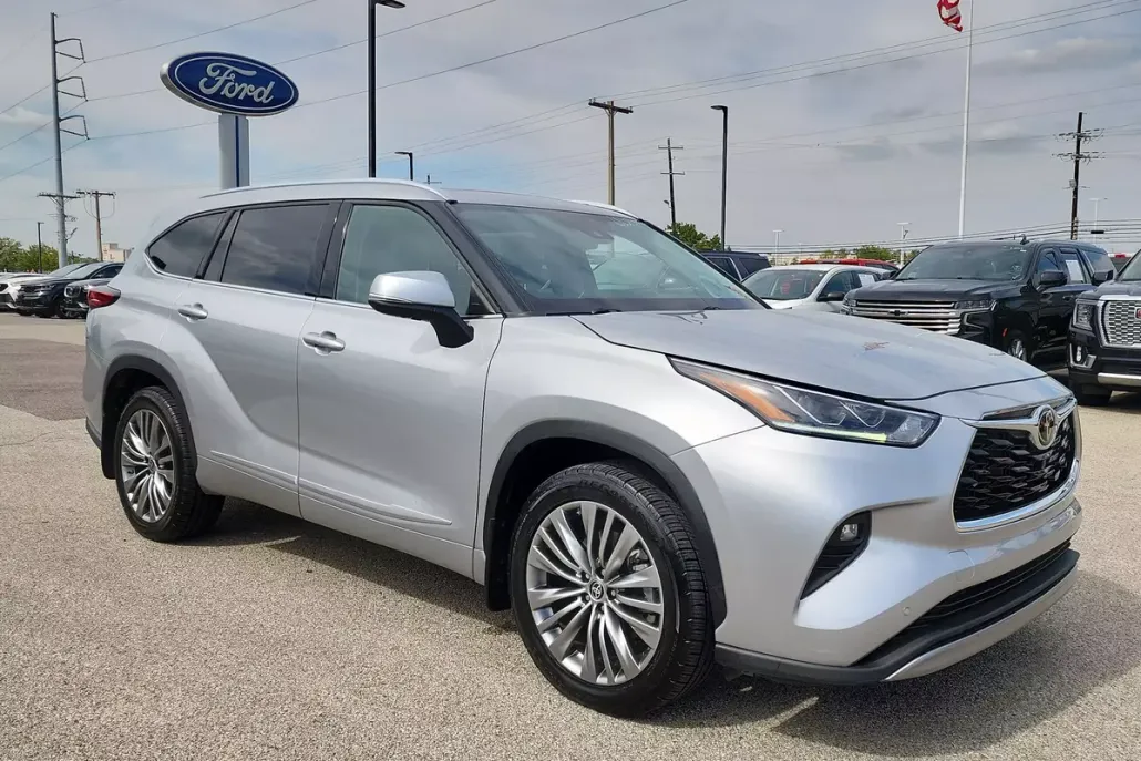 2021 Toyota Highlander Platinum photo 1