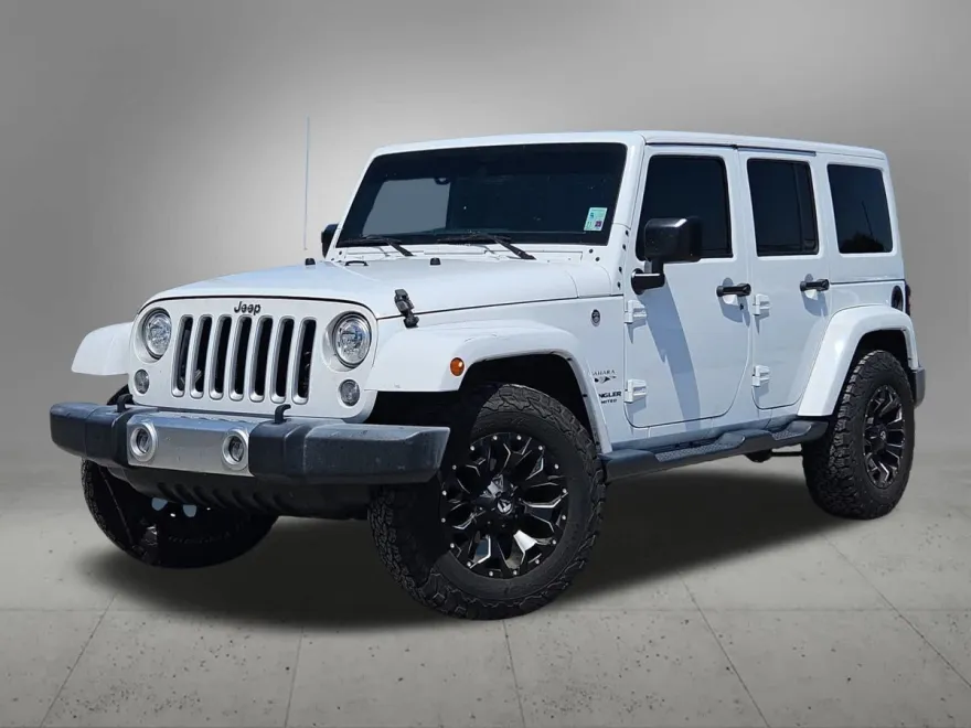 2017 Jeep Wrangler Unlimited Sahara photo 1