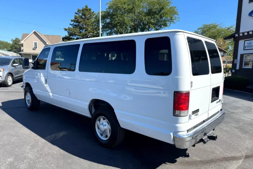 2014 Ford E-350 photo 1