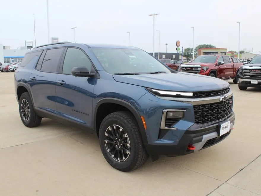 2026 Chevrolet Traverse Z71 photo 1