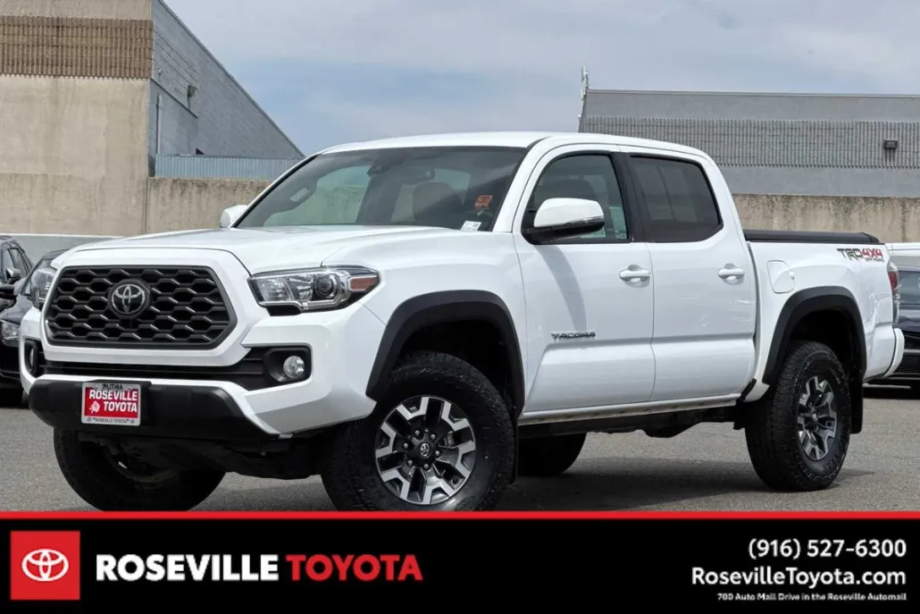 2023 Toyota Tacoma TRD photo 1