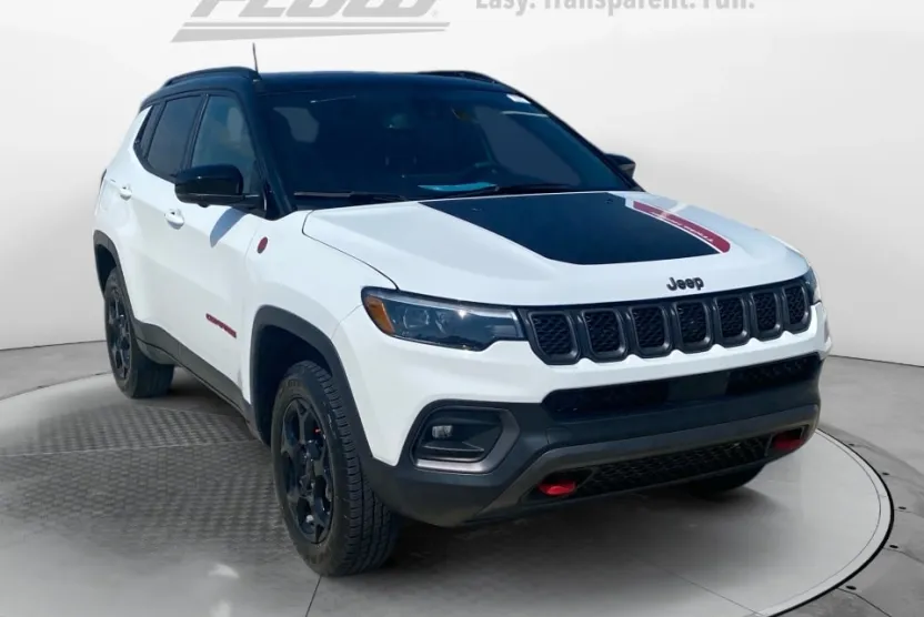 2023 Jeep Compass Trailhawk photo 1