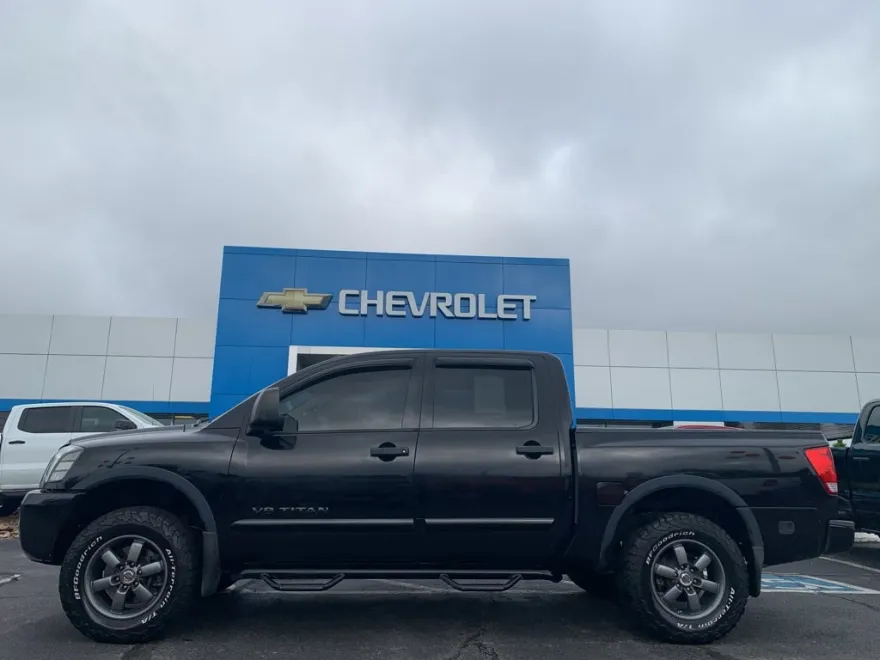 2014 Nissan Titan PRO-4X photo 1