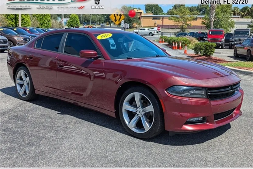 2018 Dodge Charger SXT Plus photo 1