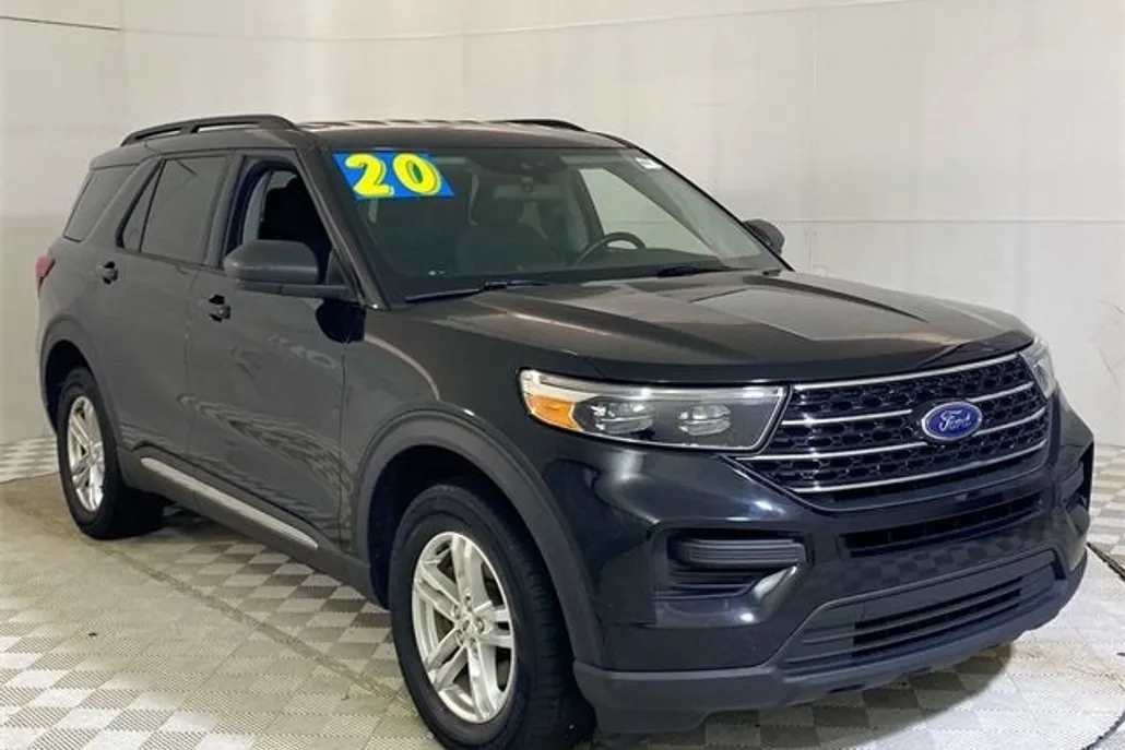 2020 Ford Explorer XLT photo 1
