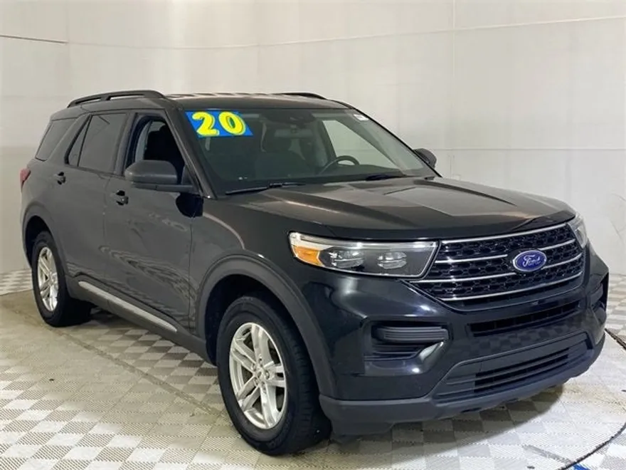 2020 Ford Explorer XLT photo 1