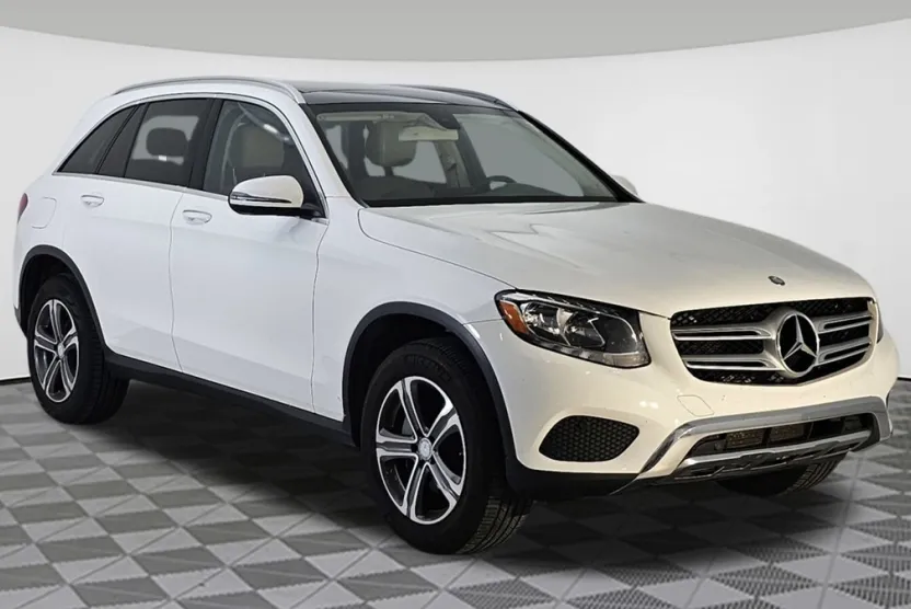 2017 Mercedes Benz GLC 300 photo 1
