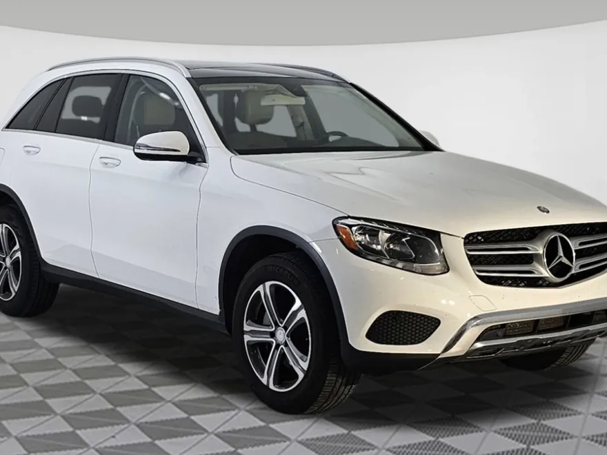2017 Mercedes Benz GLC 300 photo 1
