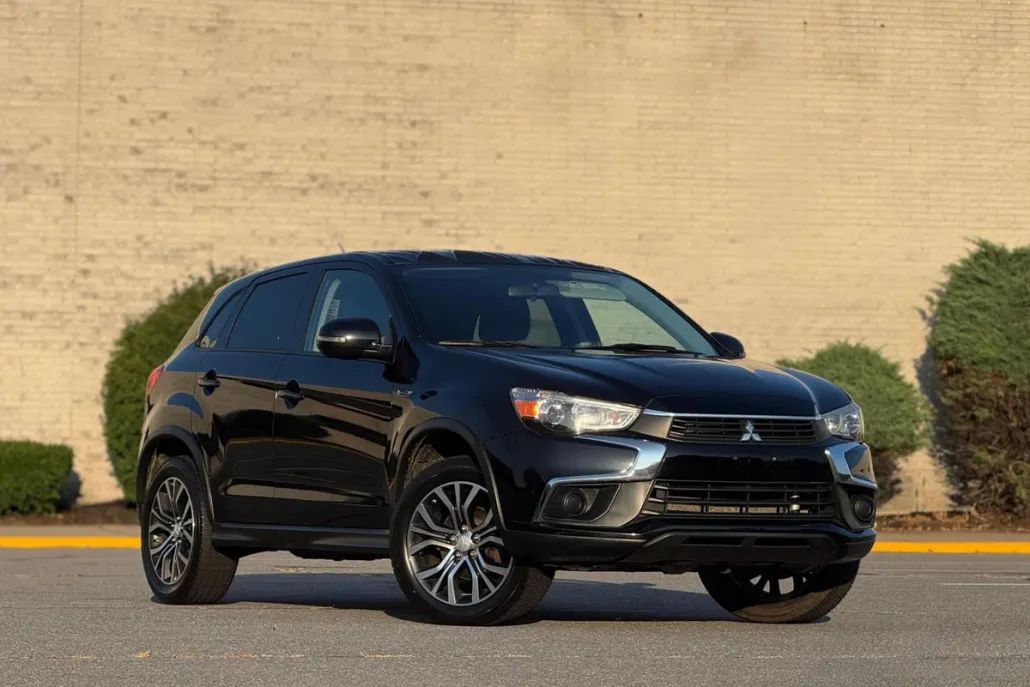2016 Mitsubishi Outlander Sport ES SE photo 1