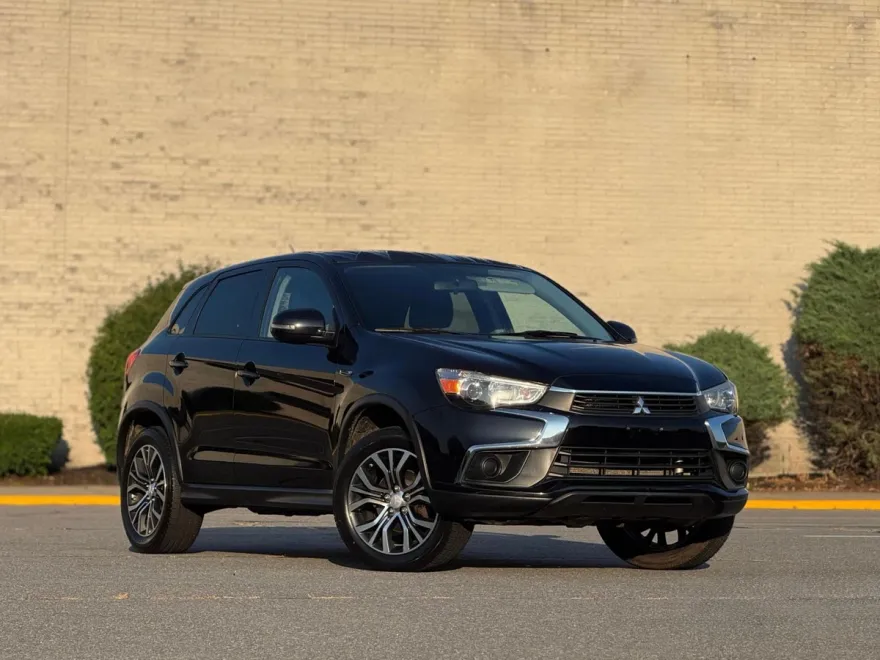 2016 Mitsubishi Outlander Sport ES SE photo 1