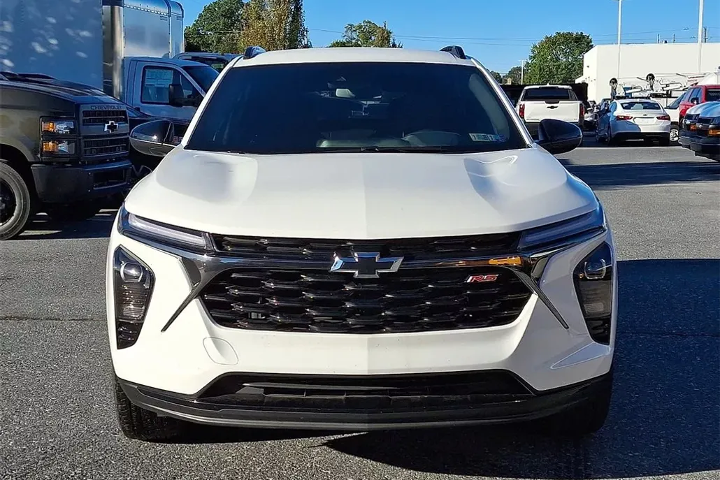 2025 Chevrolet Trax photo 1
