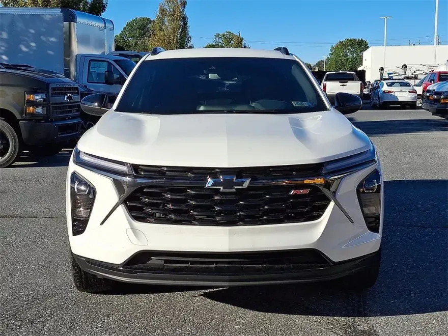 2025 Chevrolet Trax photo 1