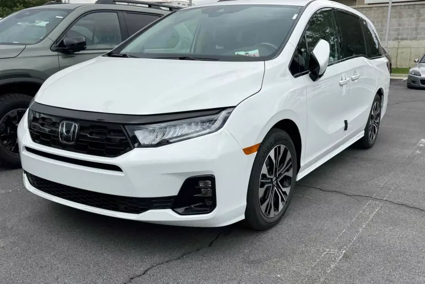 2026 Honda Odyssey Elite photo 1