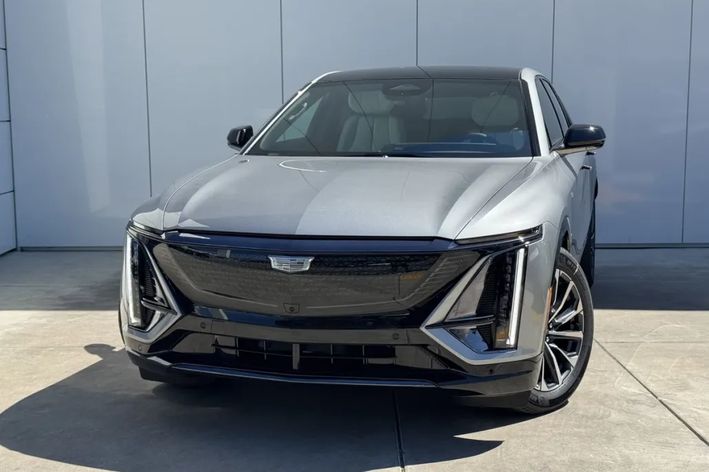 2025 Cadillac Lyriq Sport photo 1