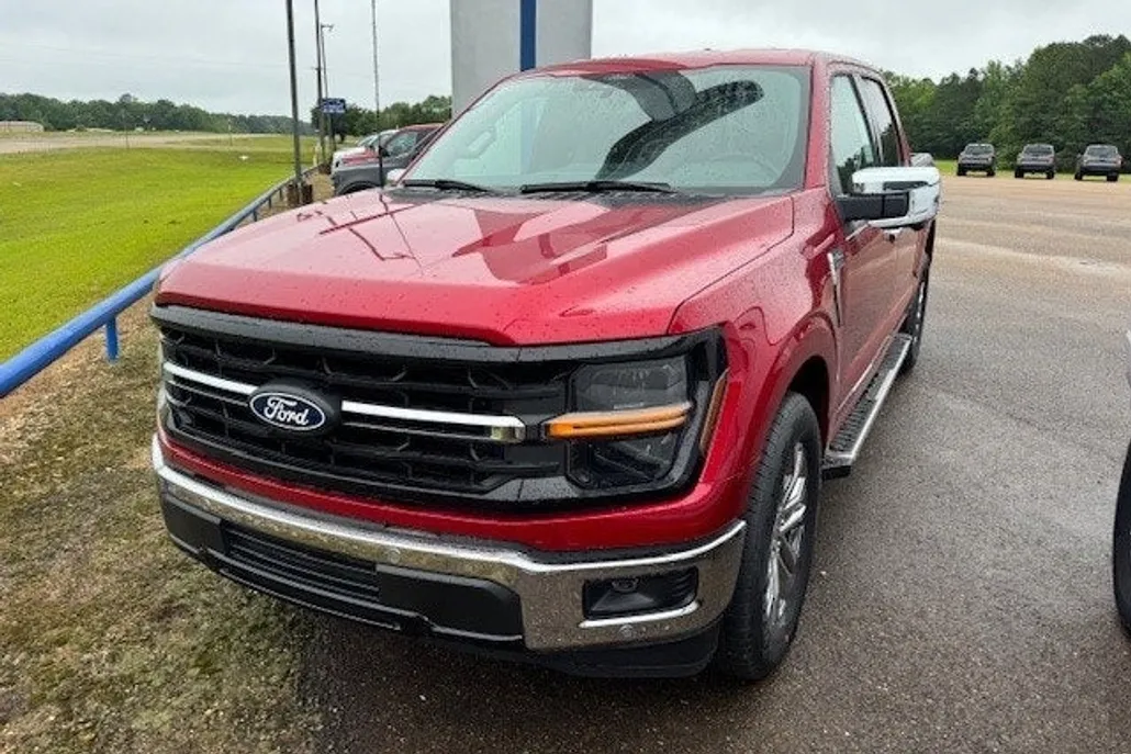 2025 Ford F-150 XLT photo 1