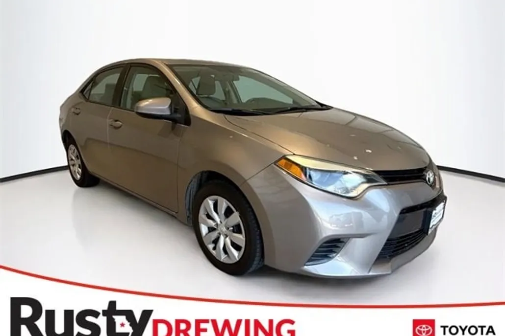 2016 Toyota Corolla LE photo 1