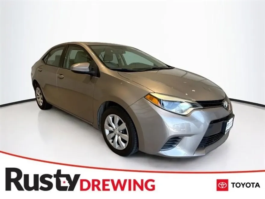 2016 Toyota Corolla LE photo 1