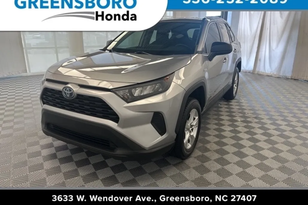 2021 Toyota RAV4 Hybrid LE photo 1