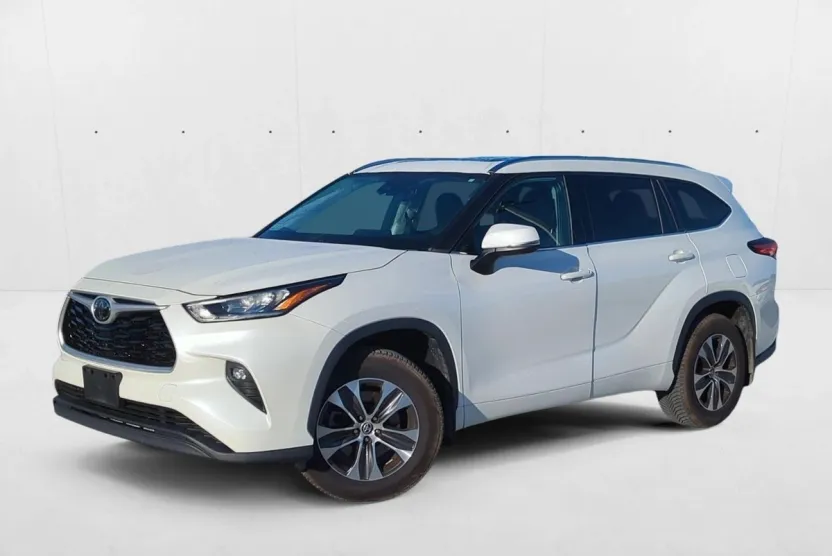 2020 Toyota Highlander XLE photo 1