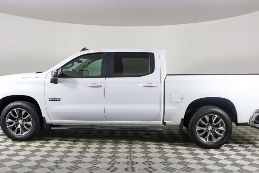 2020 Chevrolet Silverado 1500 LT photo 1