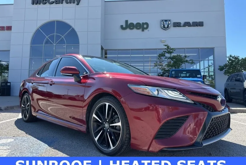 2018 Toyota Camry XSE photo 1