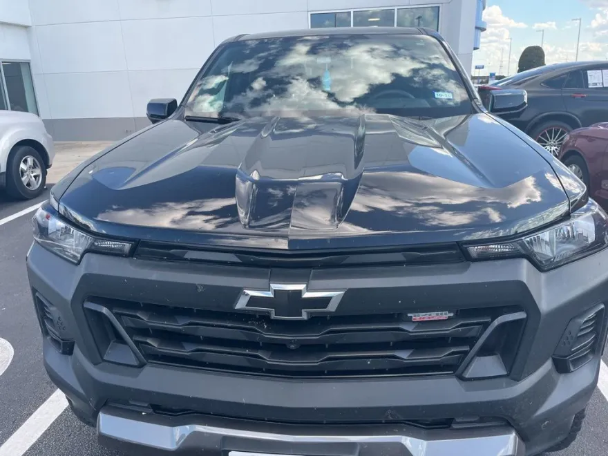 2023 Chevrolet Colorado Trail Boss photo 1