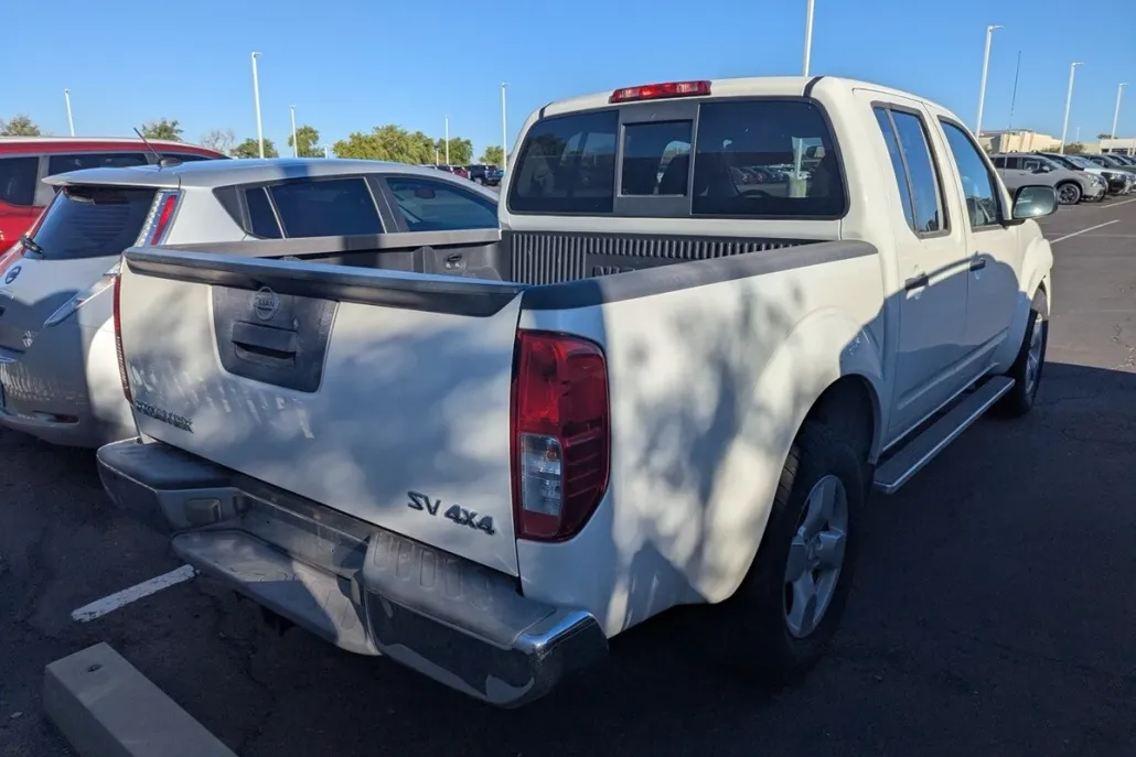 2014 Nissan Frontier SV photo 1