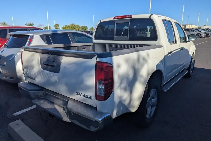 2014 Nissan Frontier SV photo 1