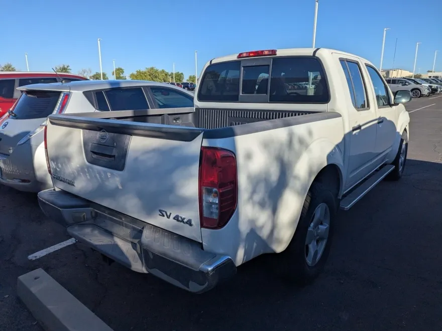 2014 Nissan Frontier SV photo 1