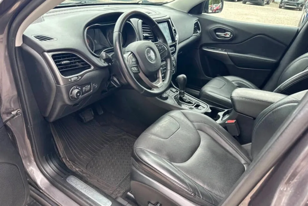 2019 Jeep Cherokee Limited photo 1