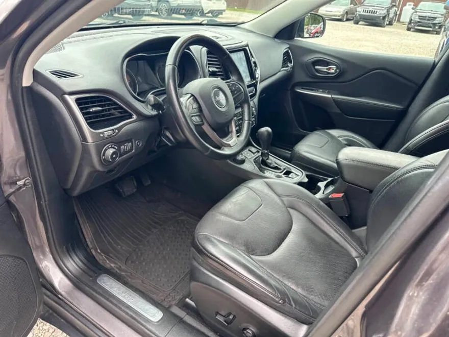 2019 Jeep Cherokee Limited photo 1