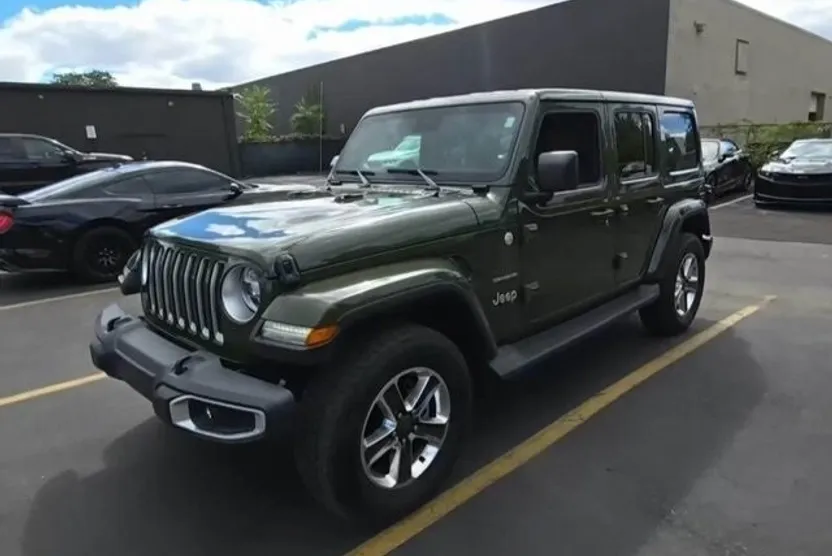 2021 Jeep Wrangler Unlimited Sahara photo 1