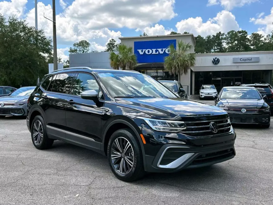 2024 Volkswagen Tiguan Wolfsburg Edition photo 1