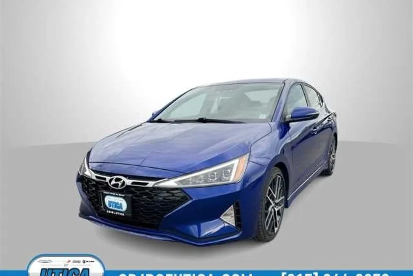 2020 Hyundai Elantra Sport photo 1
