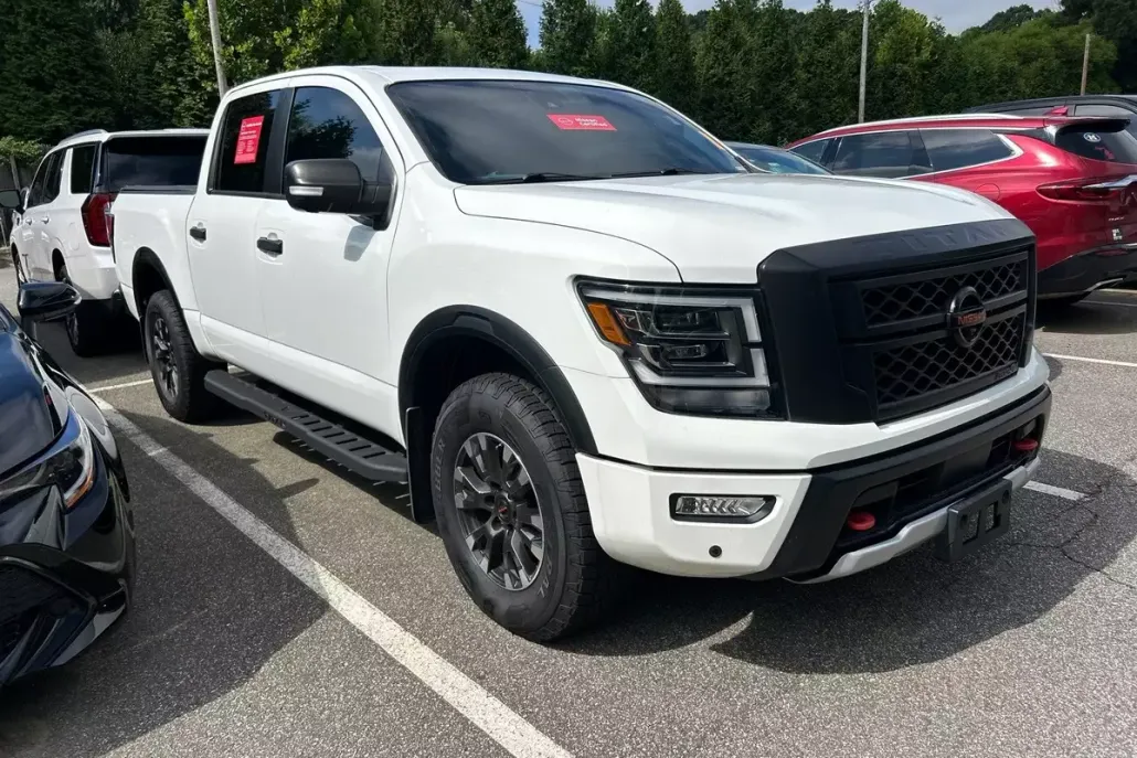 2022 Nissan Titan PRO-4X photo 1