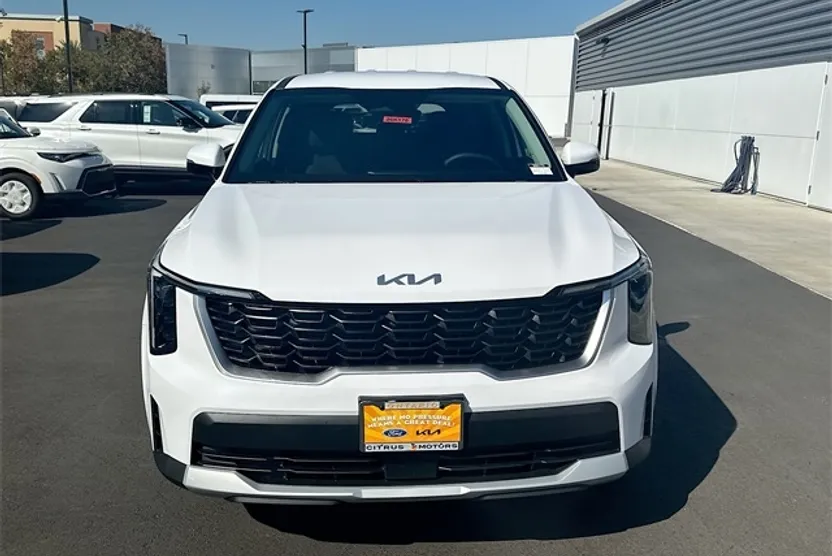 2026 Kia Sorento LX photo 1