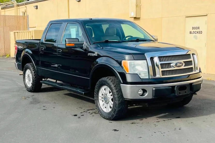 2010 Ford F-150 Lariat photo 1