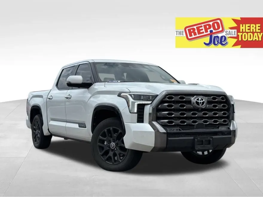 2024 Toyota Tundra Platinum photo 1