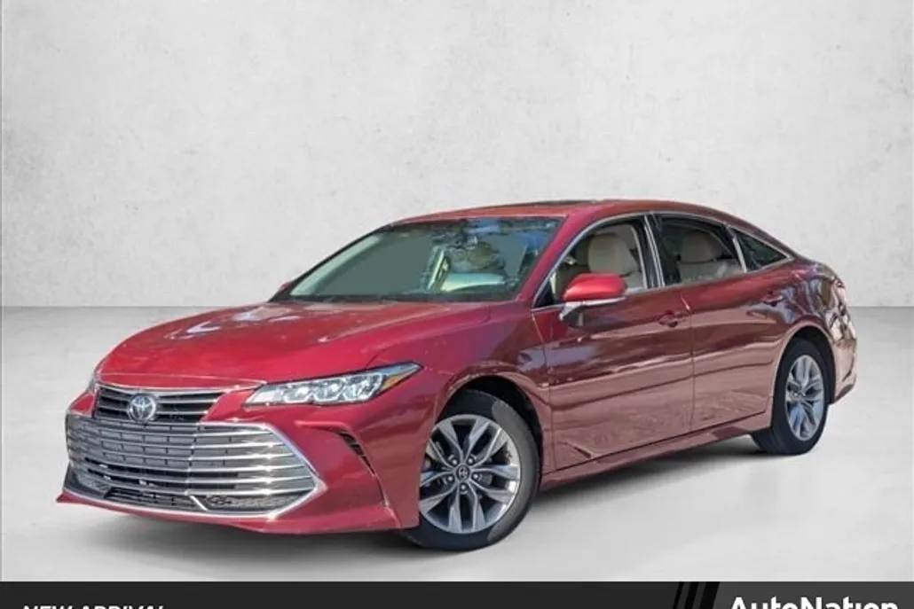 2019 Toyota Avalon XLE photo 1