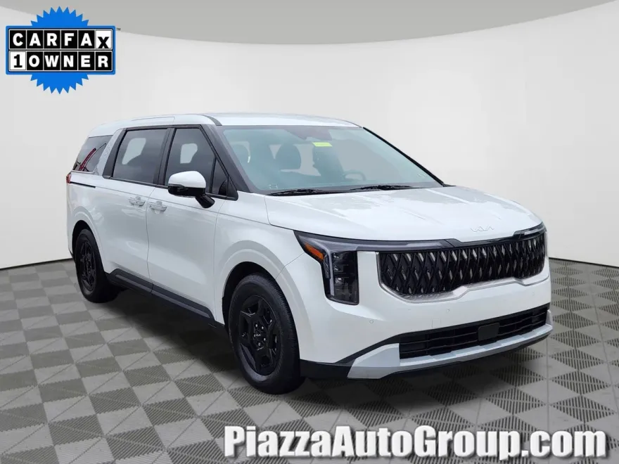2025 Kia Carnival LXS photo 1