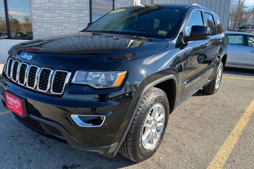 2019 Jeep Grand Cherokee Laredo photo 1