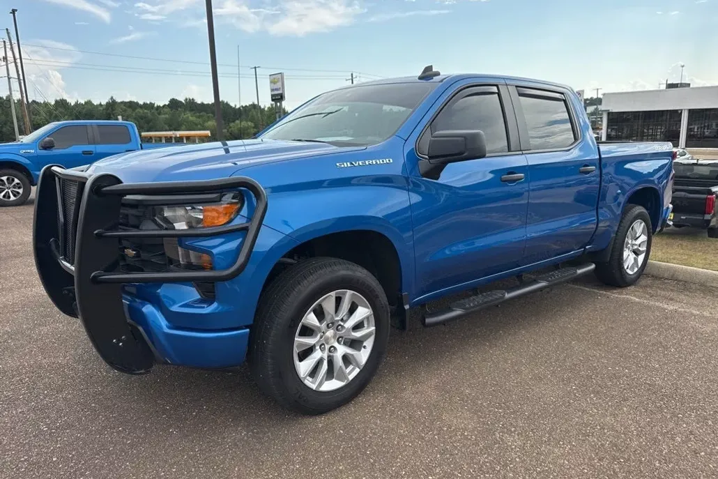2022 Chevrolet Silverado 1500 Custom photo 1