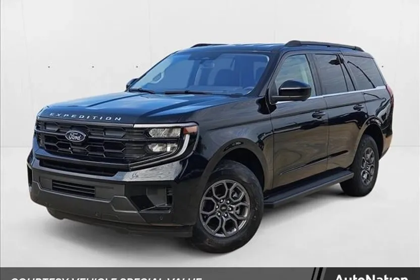 2025 Ford Expedition photo 1