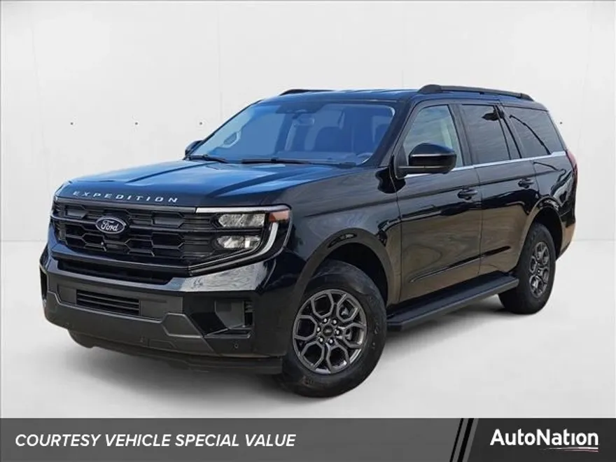 2025 Ford Expedition photo 1