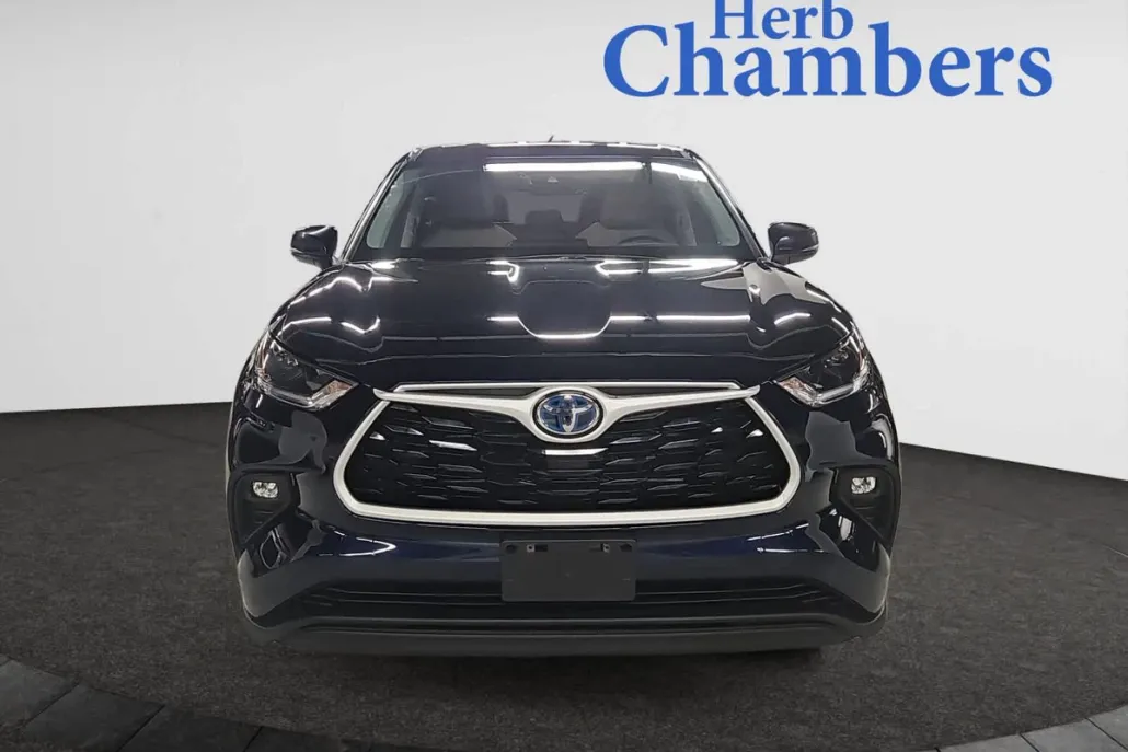 2021 Toyota Highlander Hybrid LE photo 1