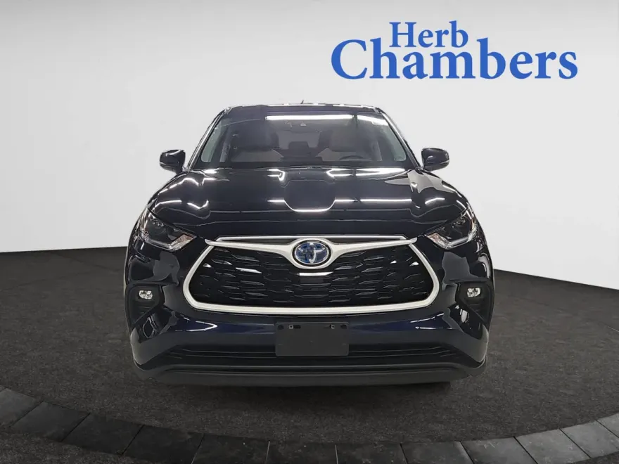 2021 Toyota Highlander Hybrid LE photo 1
